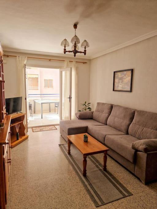 Spanish Style Apartment Near The Beach ตอร์เรเวียคา ภายนอก รูปภาพ
