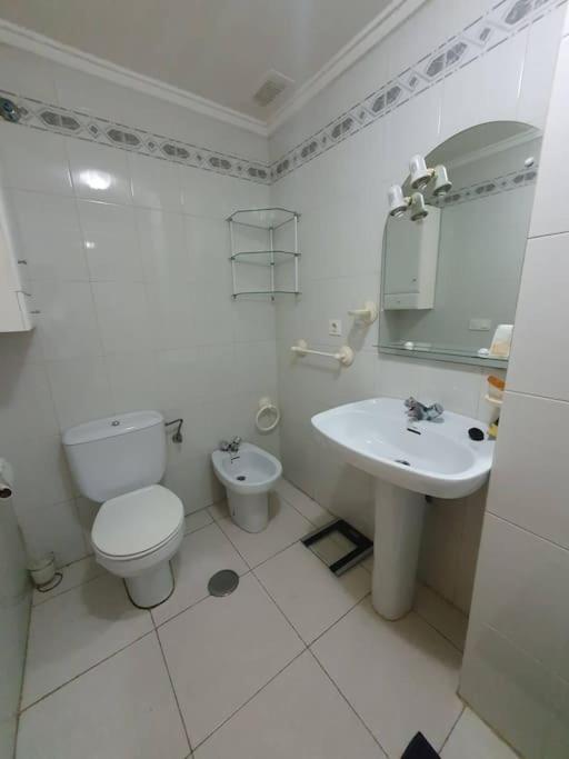 Spanish Style Apartment Near The Beach ตอร์เรเวียคา ภายนอก รูปภาพ